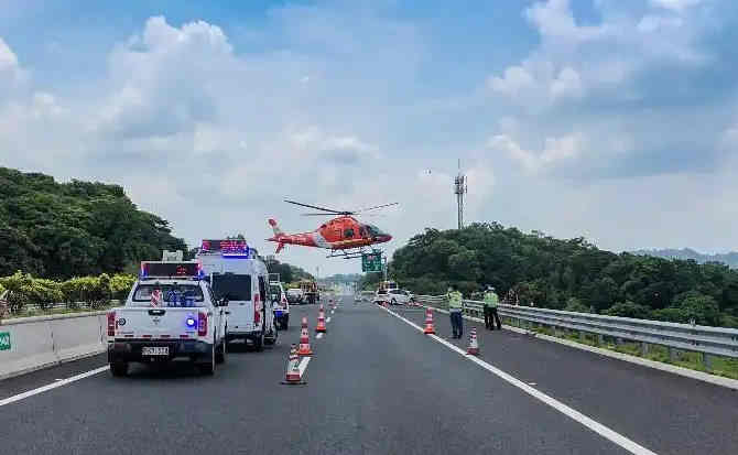 若羌高速公路汽车救援案例