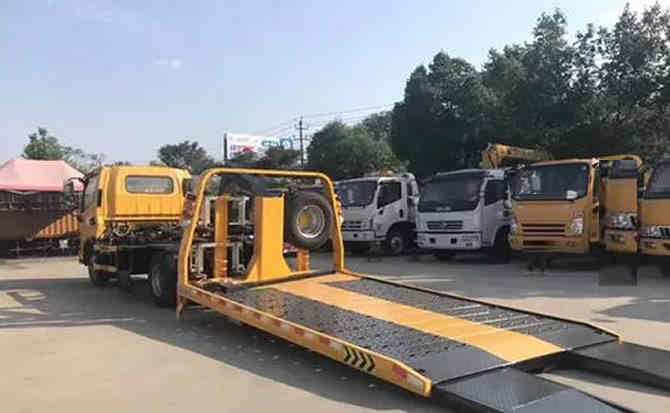 若羌汽车中途维修案例