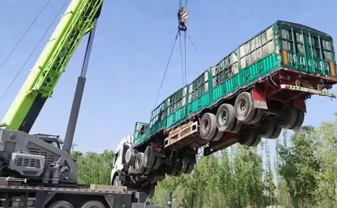 若羌道路脱困救援案例